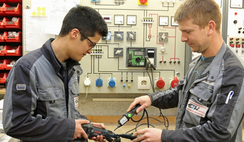 Elektroniker/in für Energie- und Gebäudetechnik (m/w/d) Elektroniker/in für Energie- und Gebäudetechnik (m/w/d)